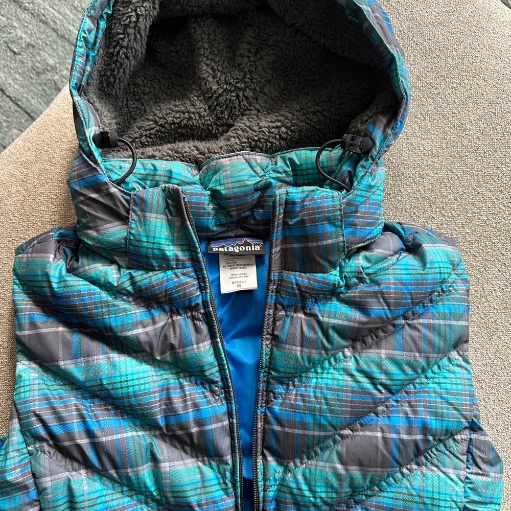 Patagonia Blue and Gray Plaid Puffer vest